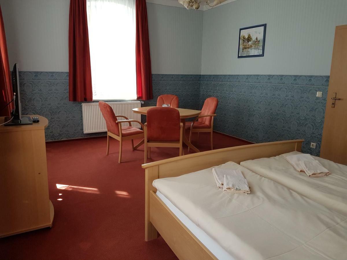 Hotel Garni Dekorahaus Bad Schandau Ngoại thất bức ảnh